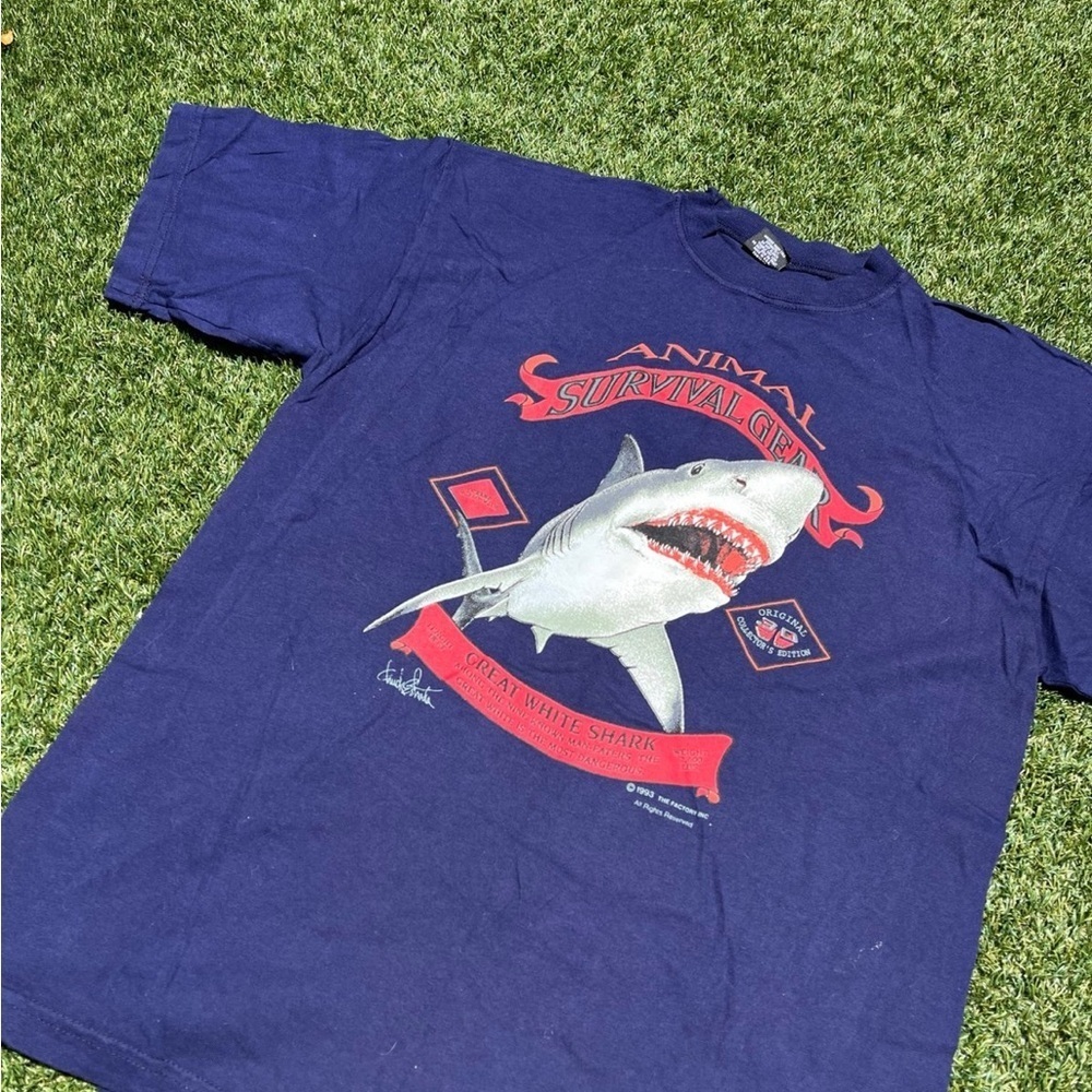 VTG 90’s Great White Shark Navy Blue Tee - Picture 3 of 5